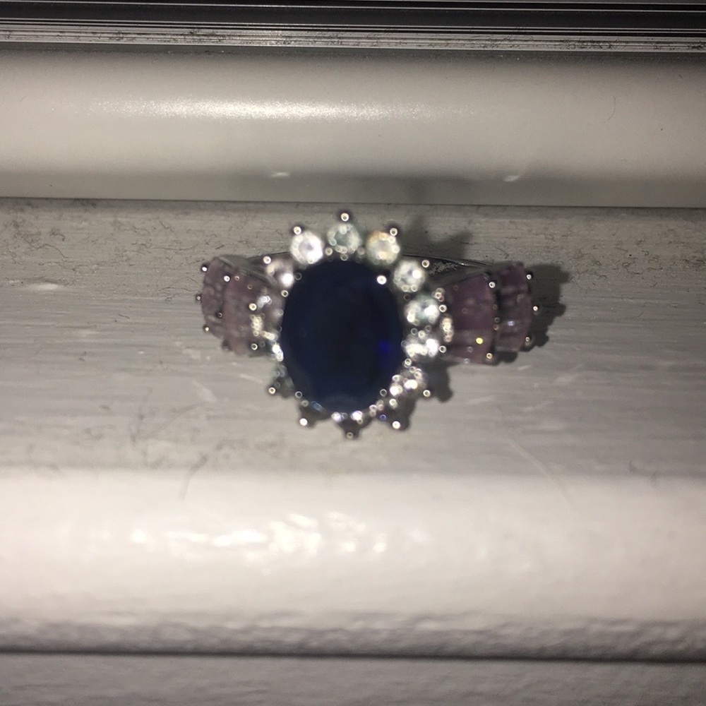 Silver Ring - Picture 7 of 7